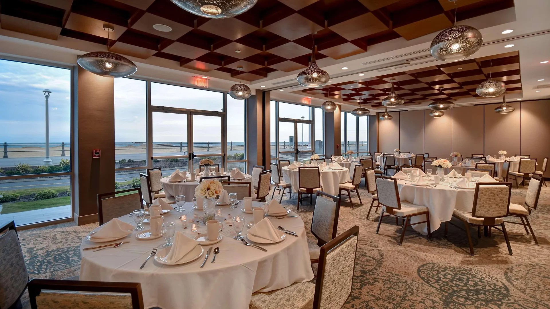 Doubletree By Hilton Oceanfront Virginia Beach Hotel