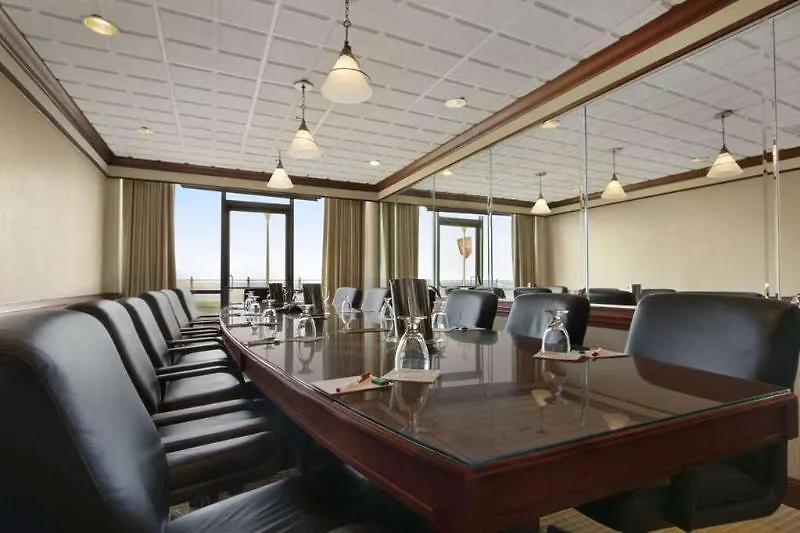 Doubletree By Hilton Oceanfront Virginia Beach 4*,